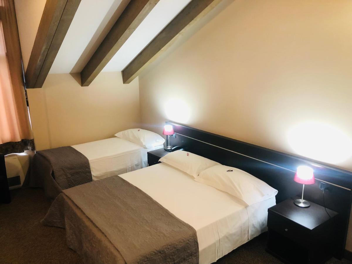 Hotel Malpensa Inn Aereoporto Tornavento  Ngoại thất bức ảnh