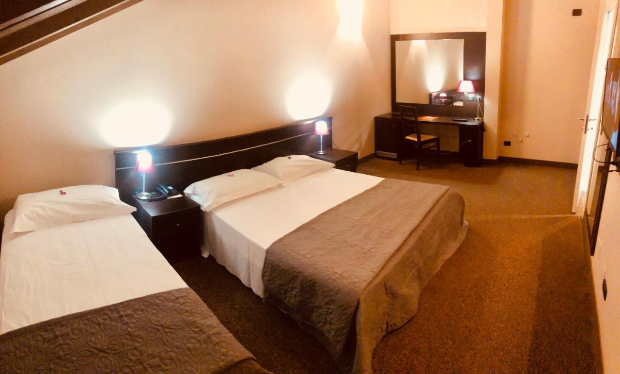 Hotel Malpensa Inn Aereoporto Tornavento  Ngoại thất bức ảnh