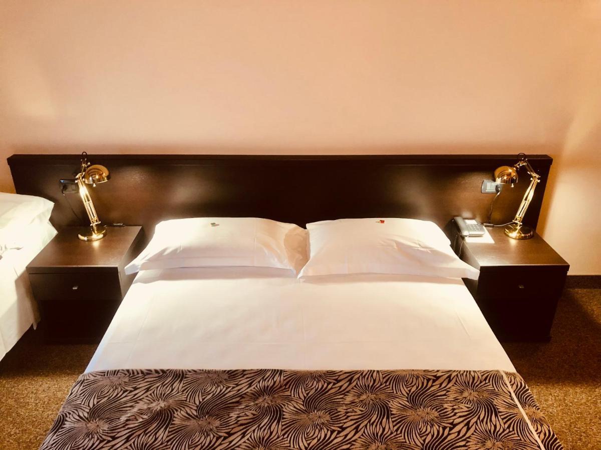 Hotel Malpensa Inn Aereoporto Tornavento  Ngoại thất bức ảnh