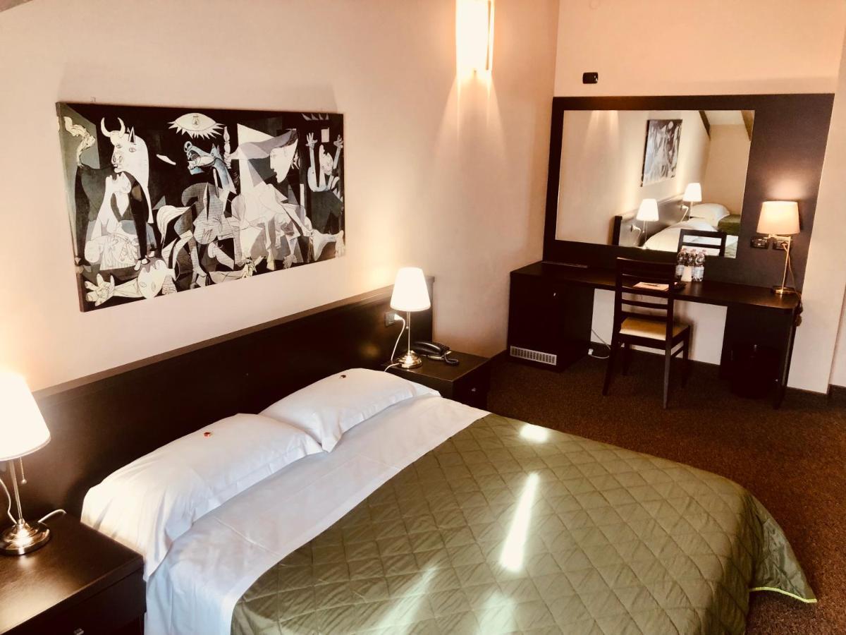 Hotel Malpensa Inn Aereoporto Tornavento  Ngoại thất bức ảnh