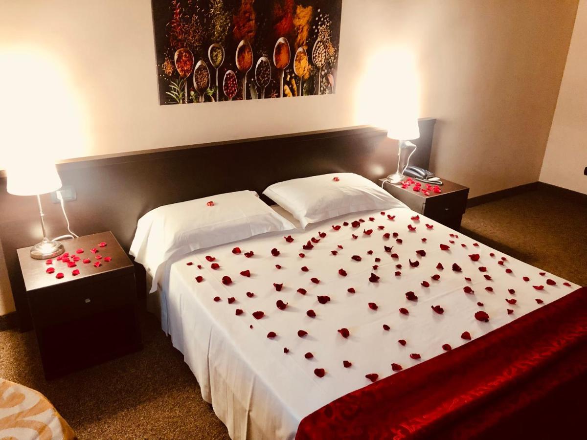 Hotel Malpensa Inn Aereoporto Tornavento  Ngoại thất bức ảnh