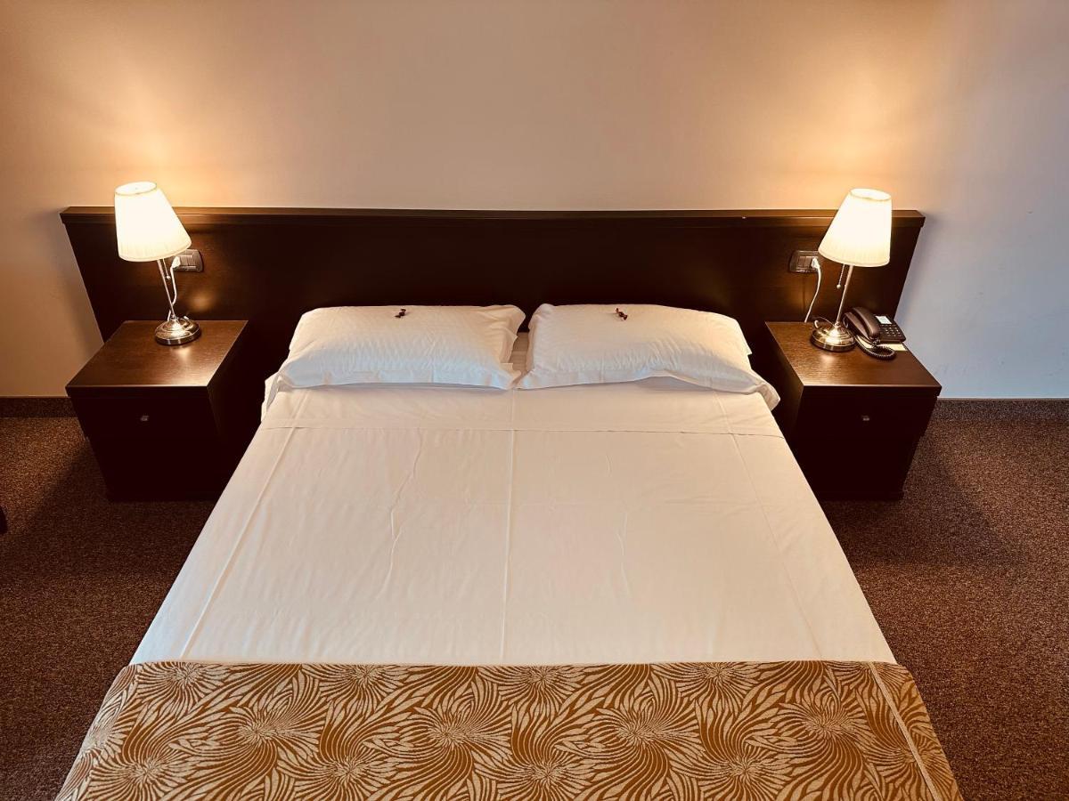 Hotel Malpensa Inn Aereoporto Tornavento  Ngoại thất bức ảnh