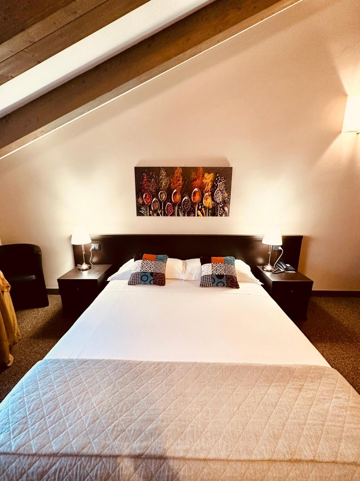 Hotel Malpensa Inn Aereoporto Tornavento  Ngoại thất bức ảnh