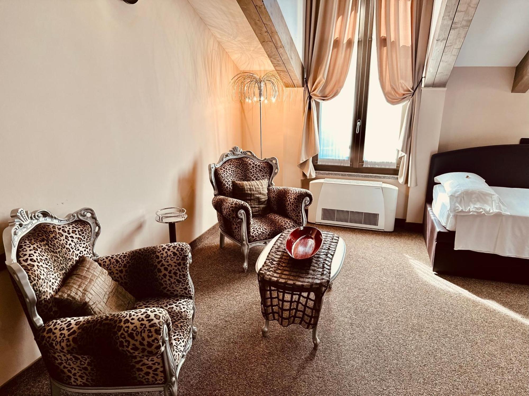 Hotel Malpensa Inn Aereoporto Tornavento  Ngoại thất bức ảnh