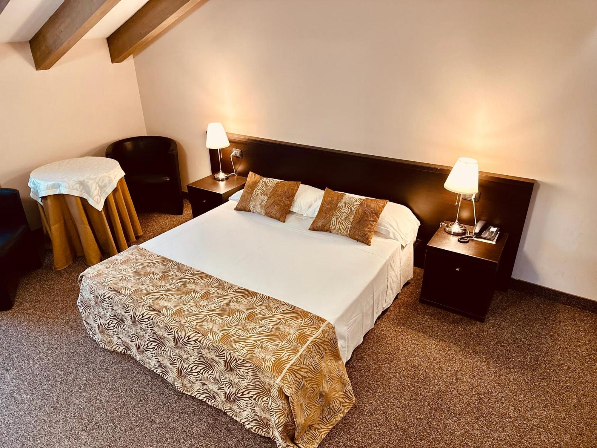Hotel Malpensa Inn Aereoporto Tornavento  Ngoại thất bức ảnh