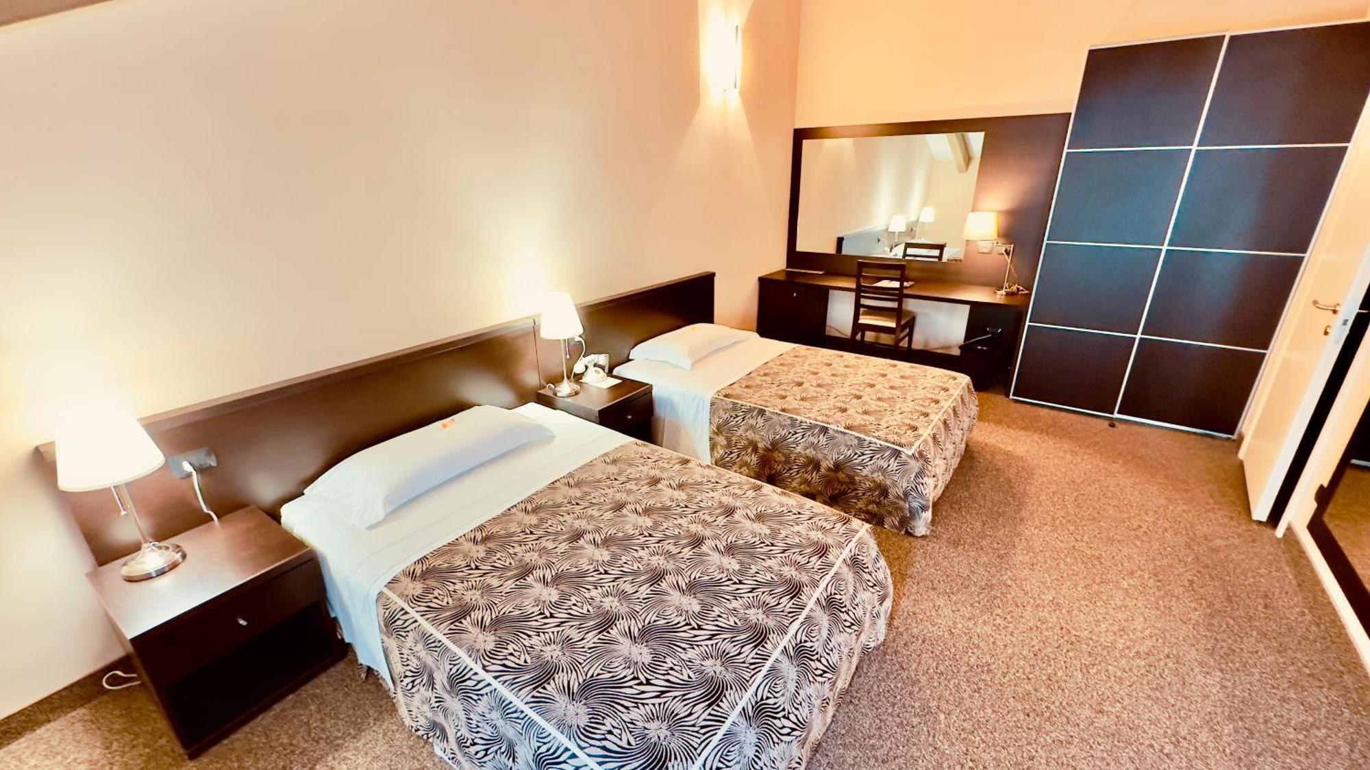 Hotel Malpensa Inn Aereoporto Tornavento  Ngoại thất bức ảnh